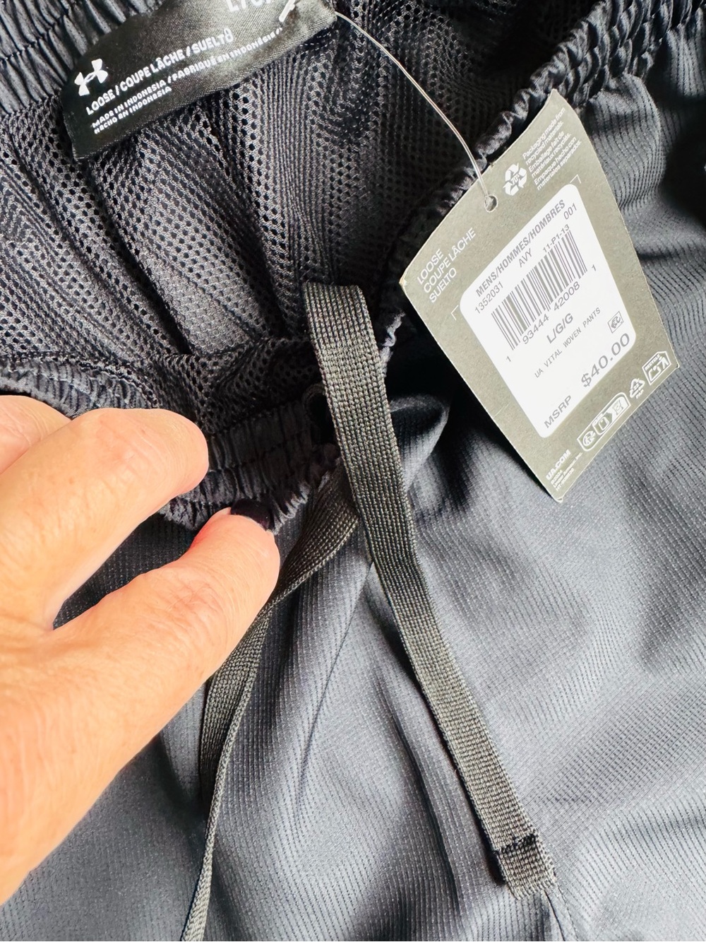 Under Armour Men’s UA Vital Woven Pant In Black - Picture 7 of 9